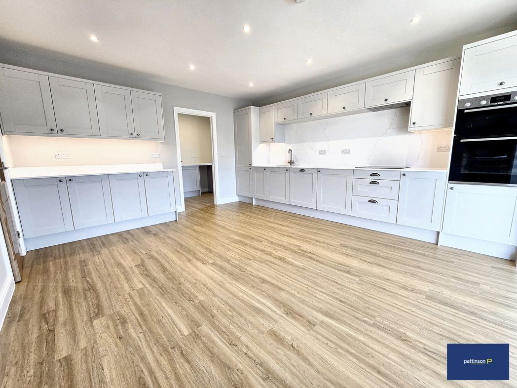 Property image 3 of 17