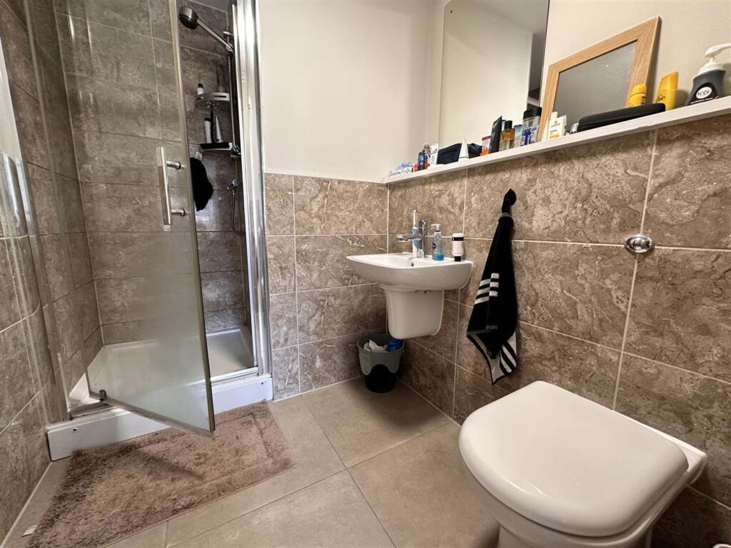 Property image 11 of 13