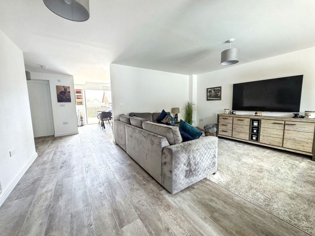 Property image 5 of 32