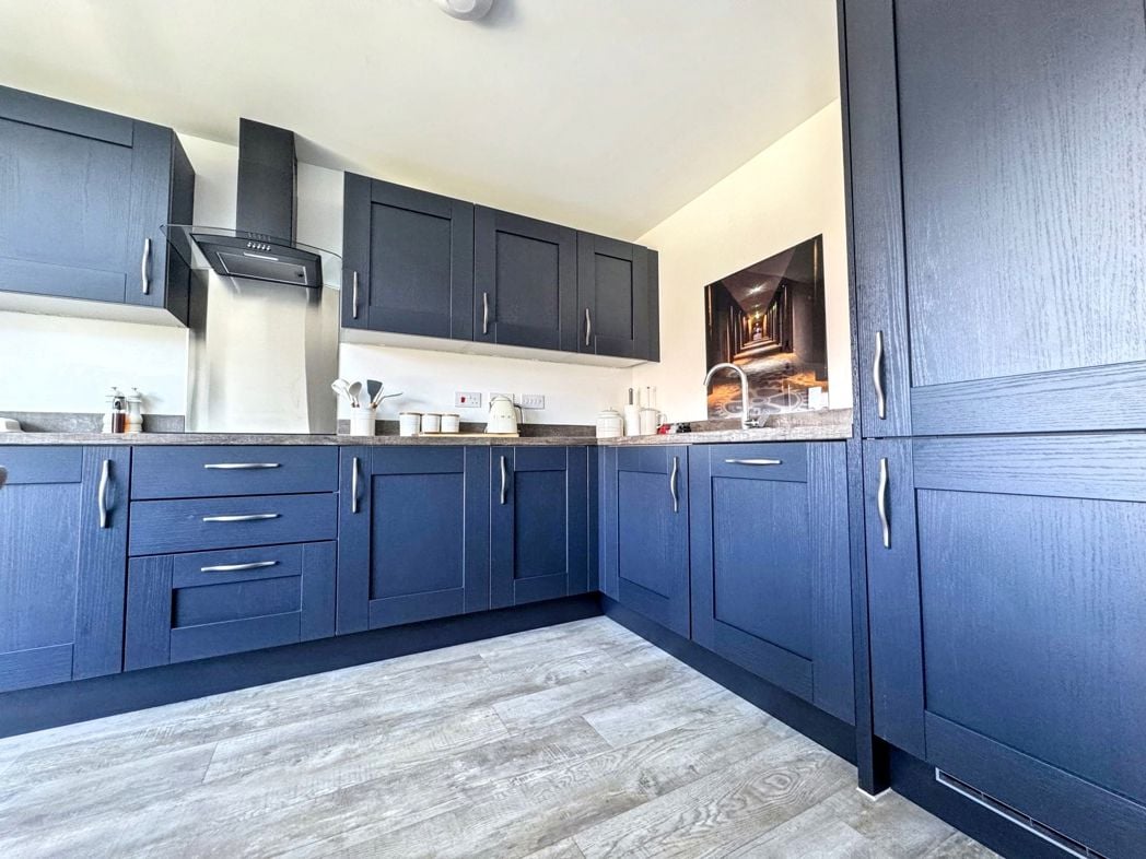 Property image 8 of 32