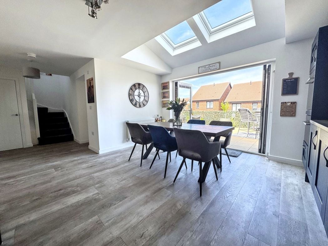 Property image 10 of 32