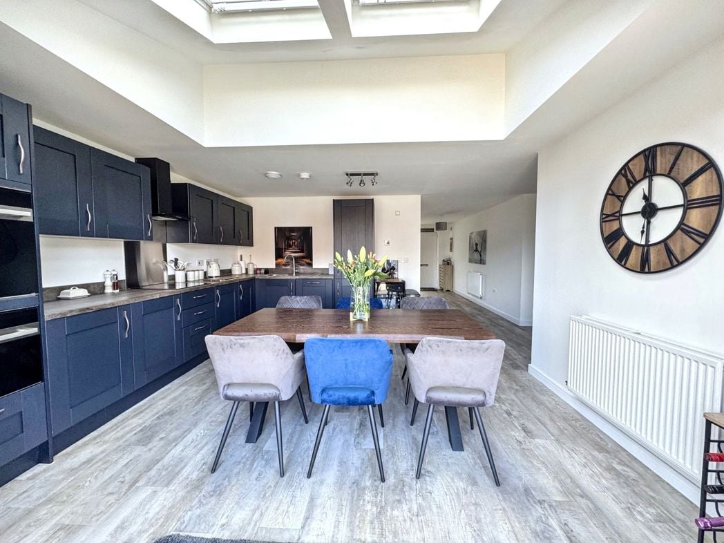 Property image 11 of 32