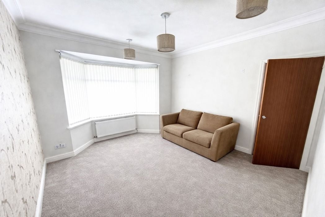 Property image 5 of 11