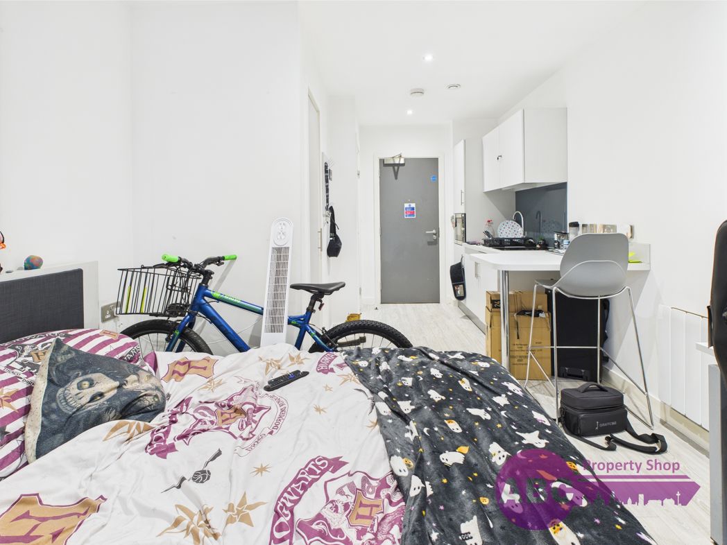 Property image 11 of 15