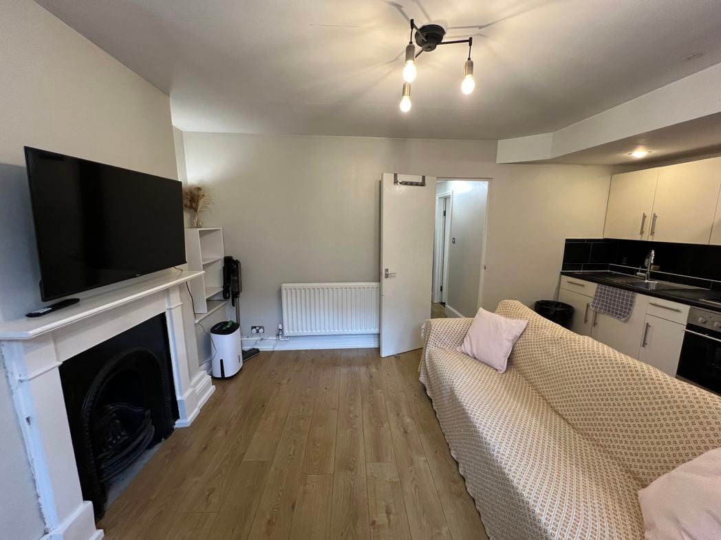 Property image 3 of 12