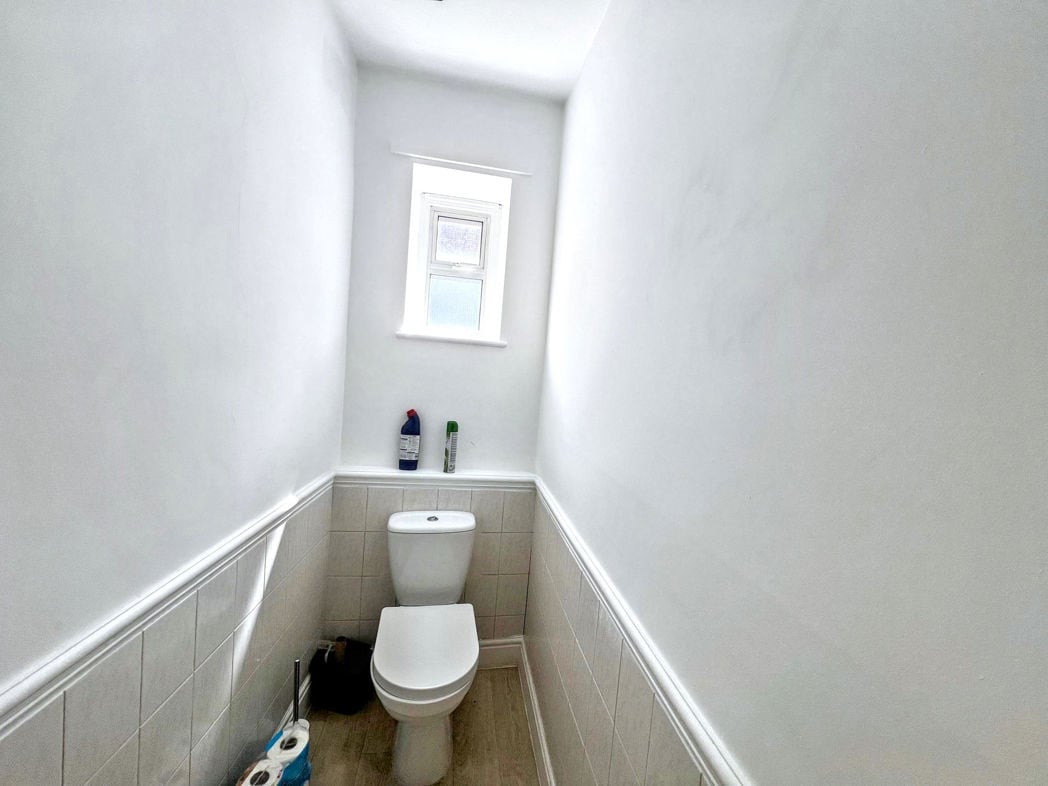 Property image 13 of 17