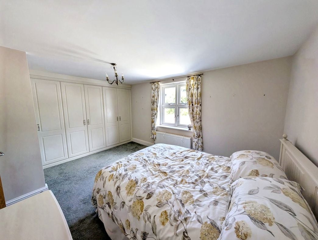 Property image 11 of 15
