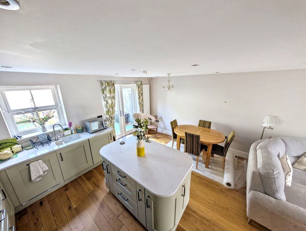 Property image 5 of 15