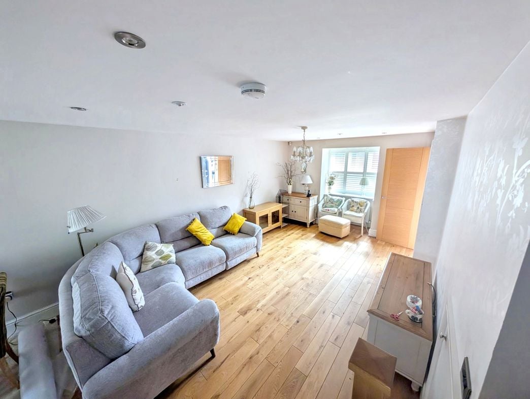 Property image 4 of 15