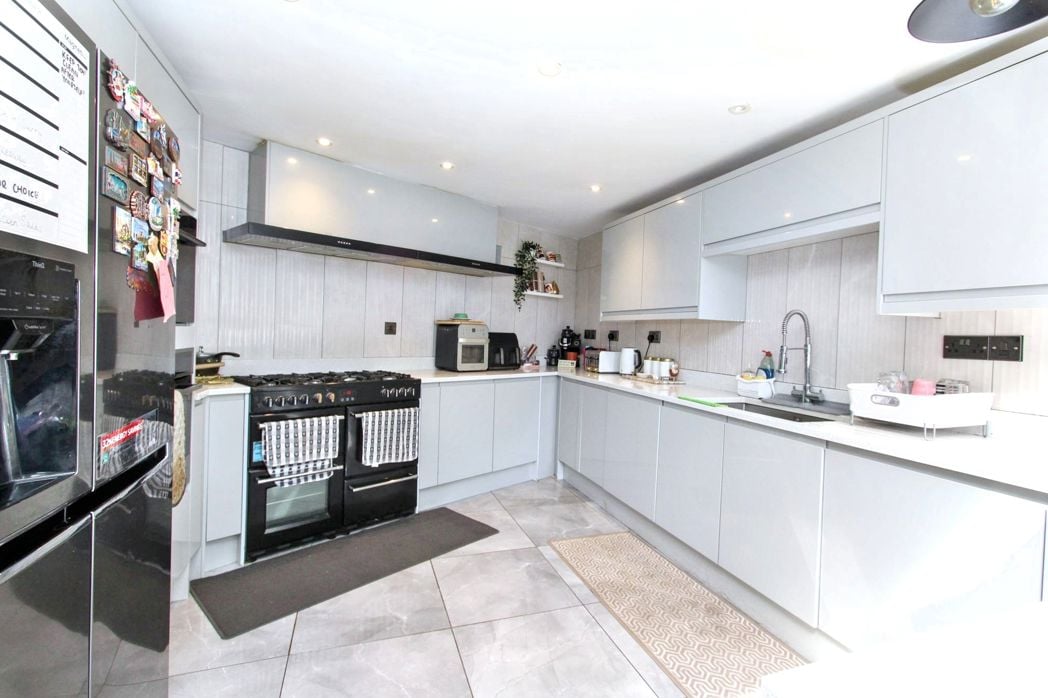 Property image 4 of 31