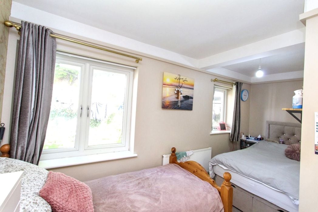 Property image 8 of 31