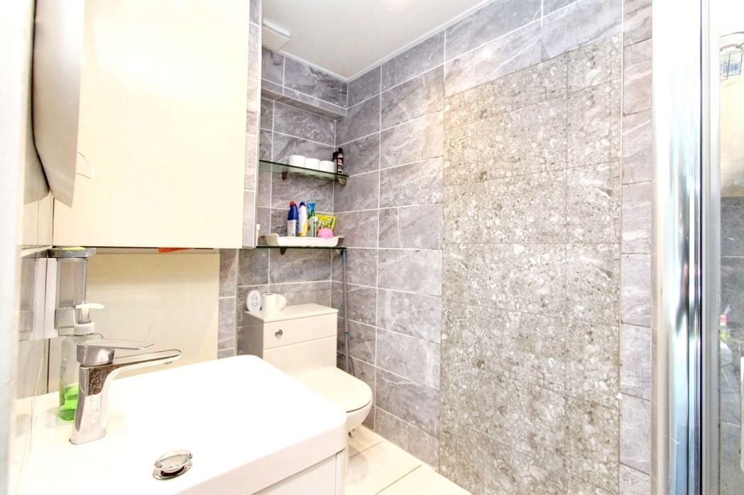 Property image 11 of 31