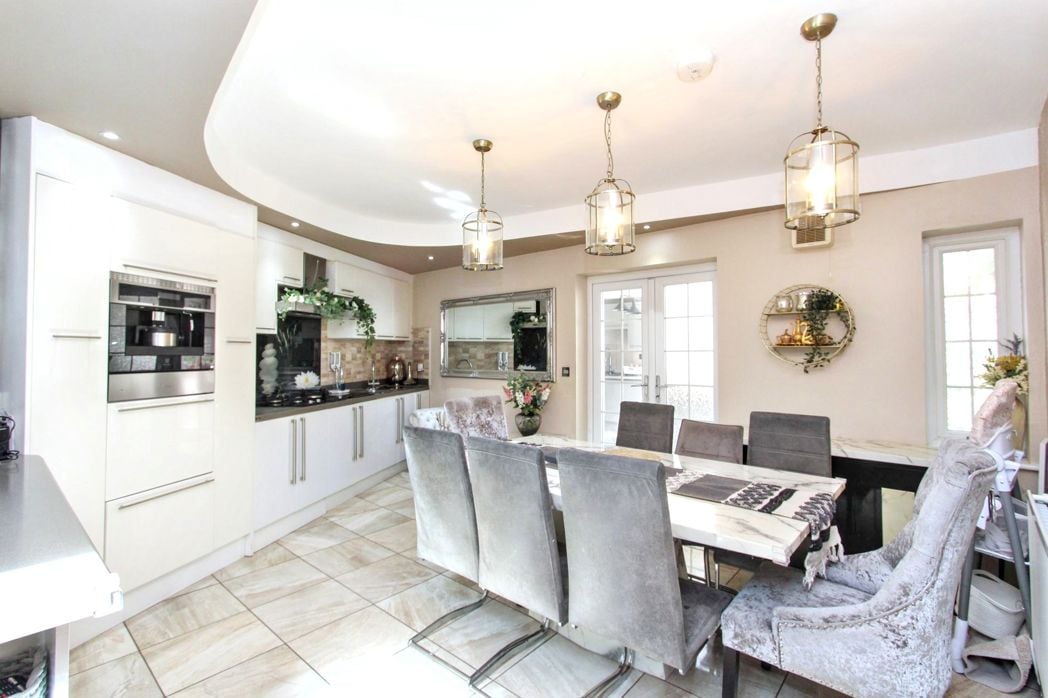Property image 12 of 31