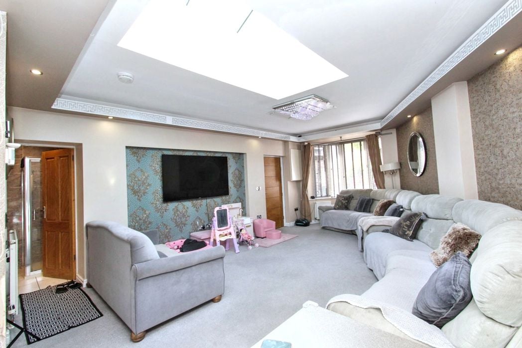 Property image 6 of 31