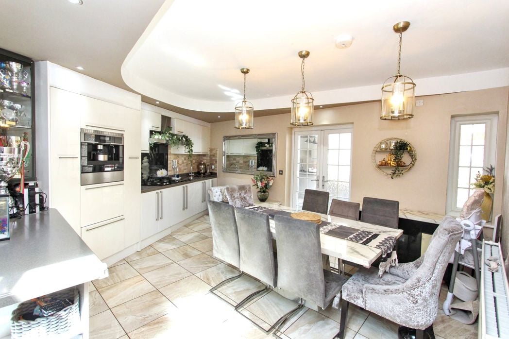 Property image 15 of 31