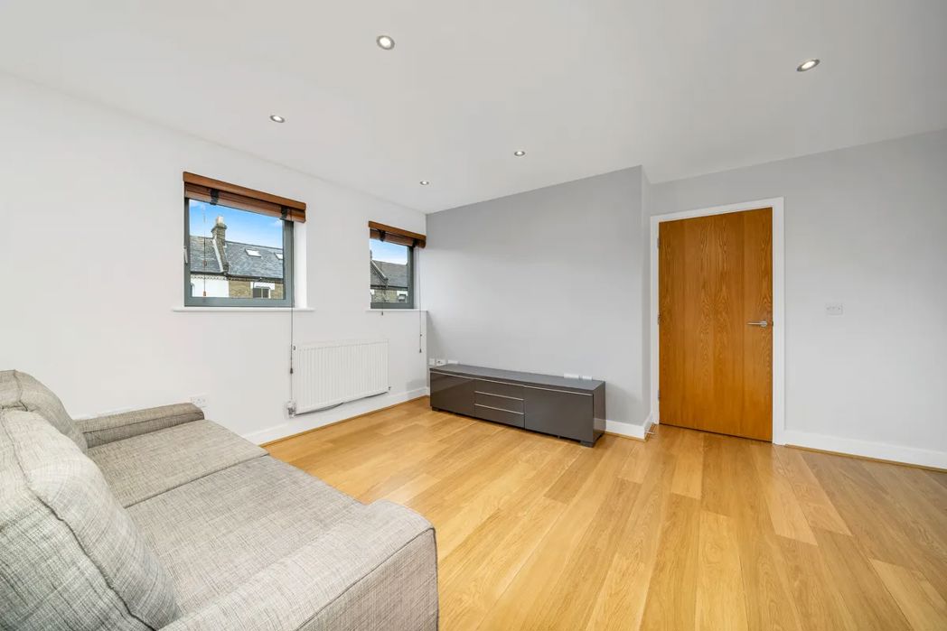 Property image 3 of 12