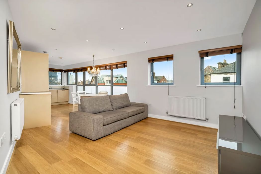Property image 4 of 12