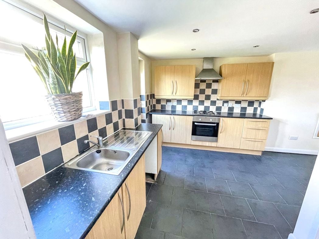 Property image 3 of 8