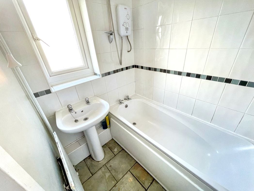 Property image 7 of 8