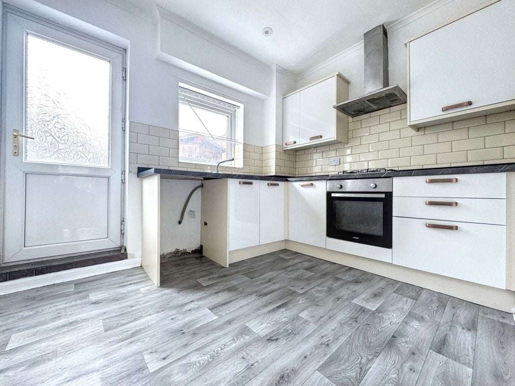 Property image 6 of 11