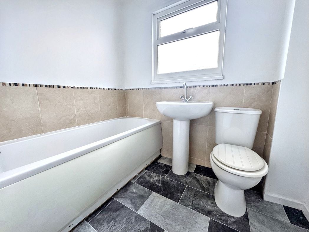 Property image 11 of 11