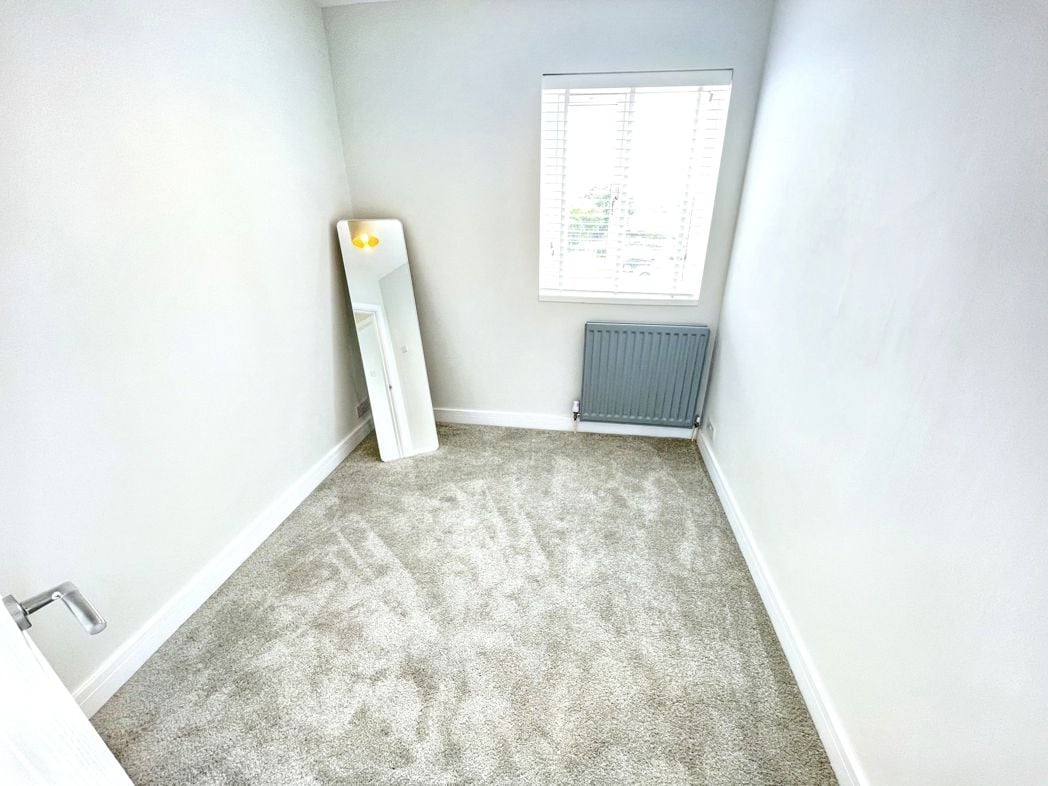 Property image 8 of 19