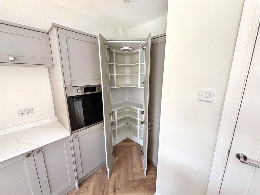 Property image 16 of 19