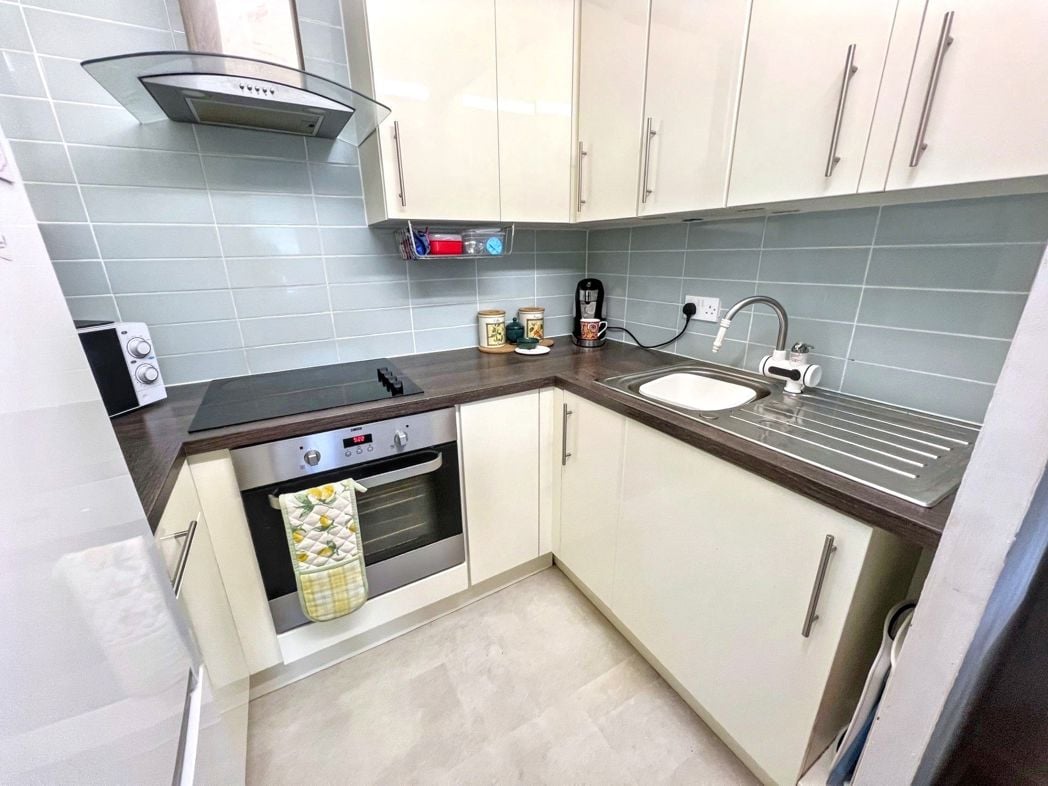 Property image 4 of 7