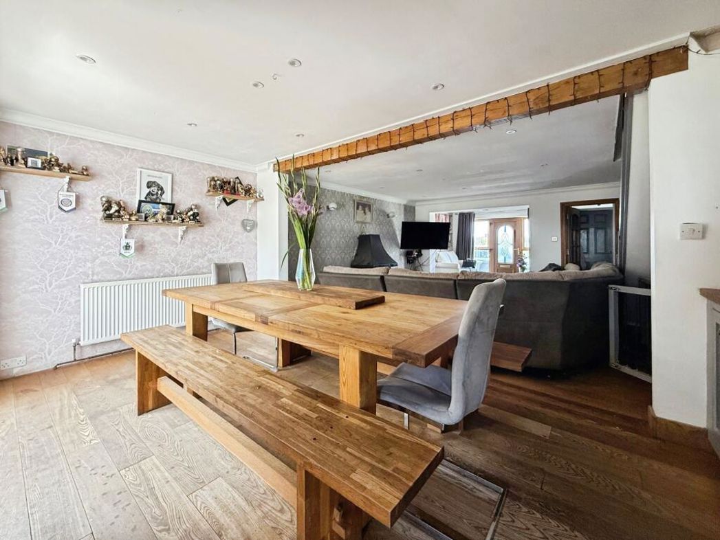 Property image 2 of 11