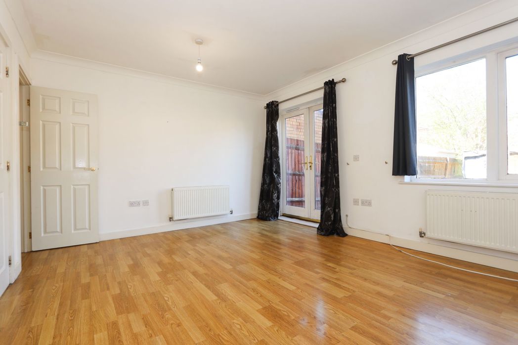 Property image 3 of 11