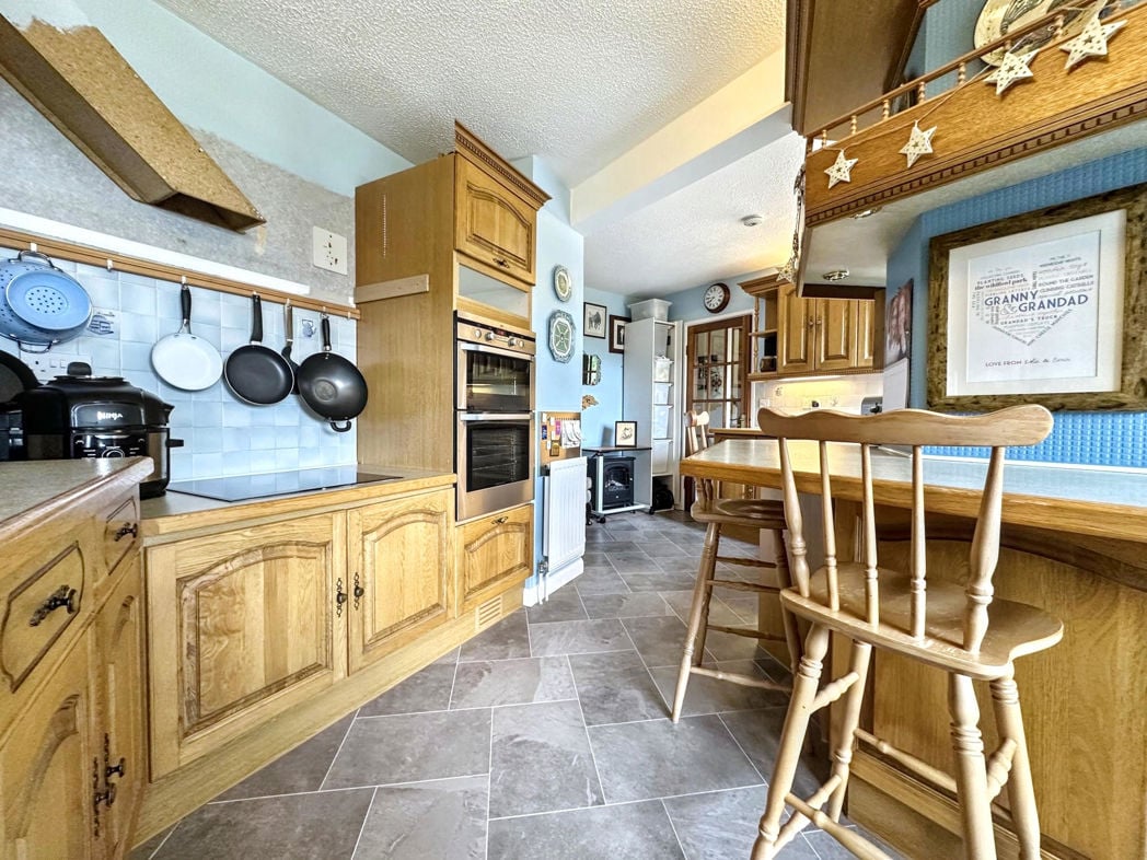 Property image 6 of 31