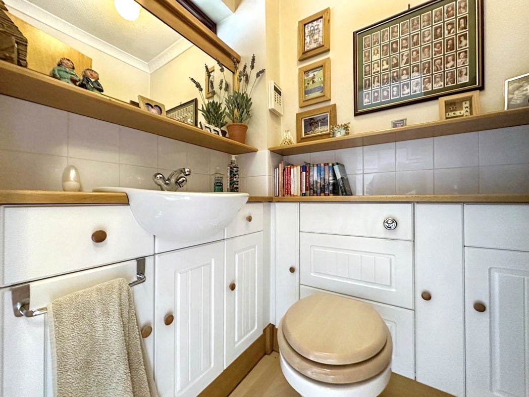 Property image 16 of 31
