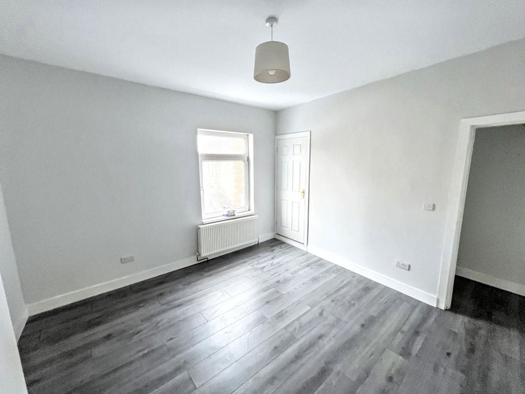 Property image 10 of 12