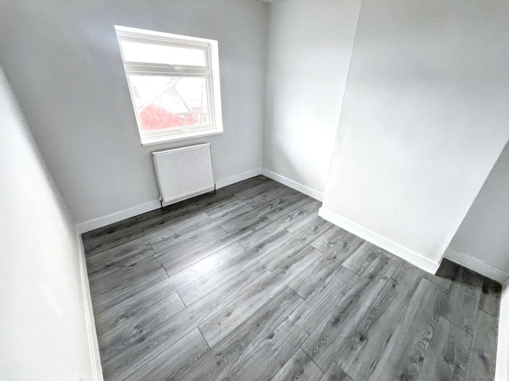 Property image 6 of 12