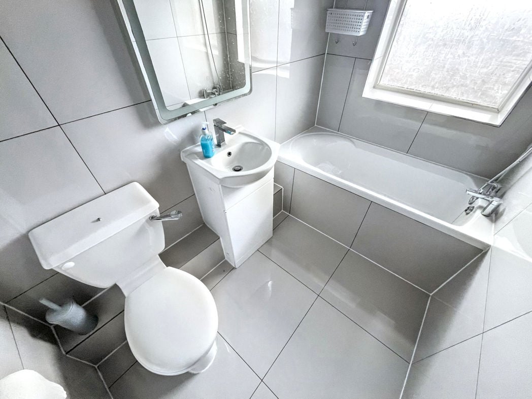 Property image 7 of 12