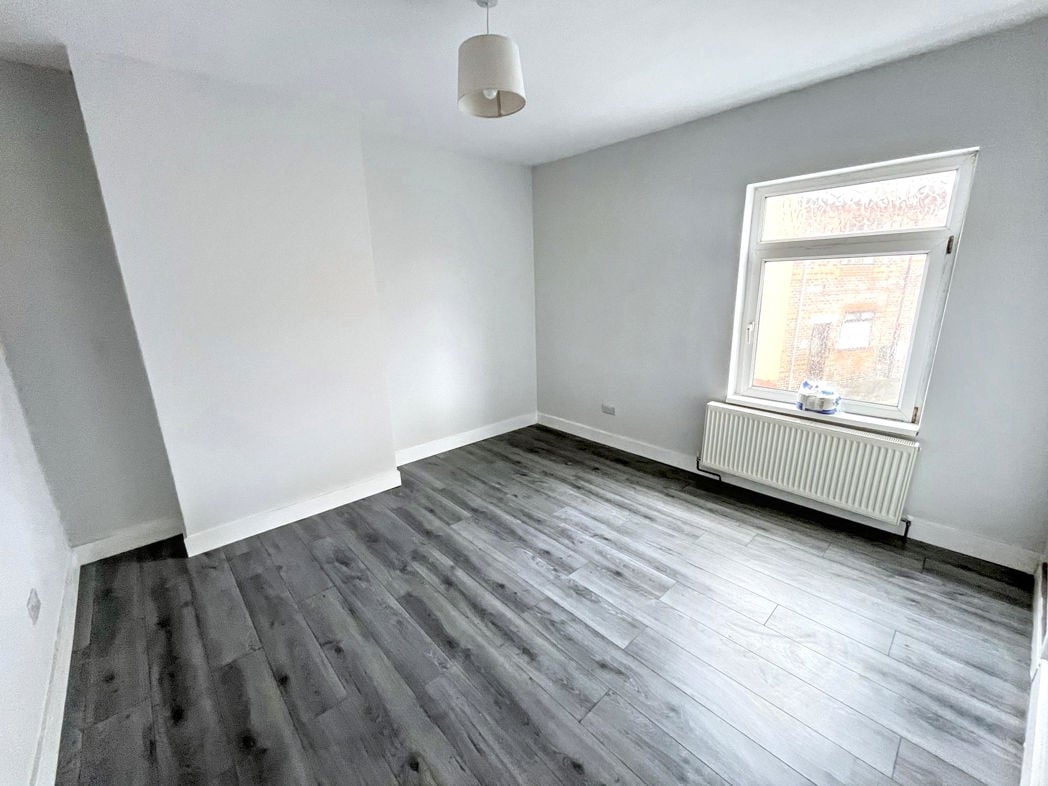 Property image 5 of 12