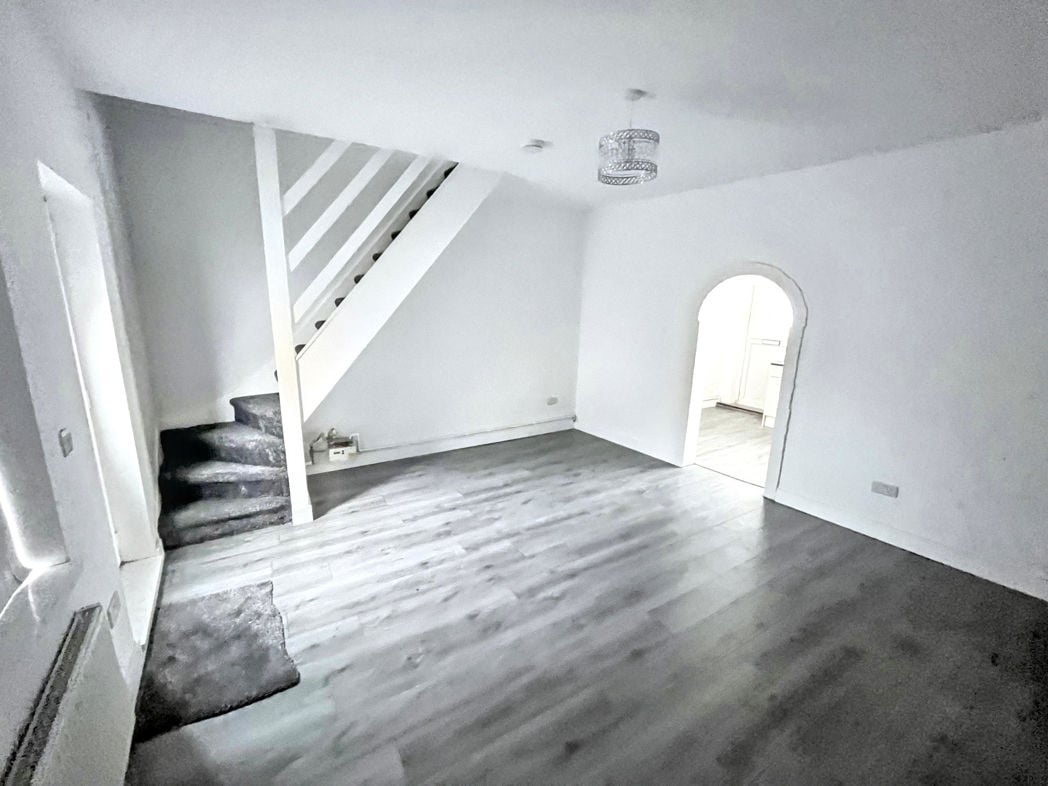 Property image 8 of 12