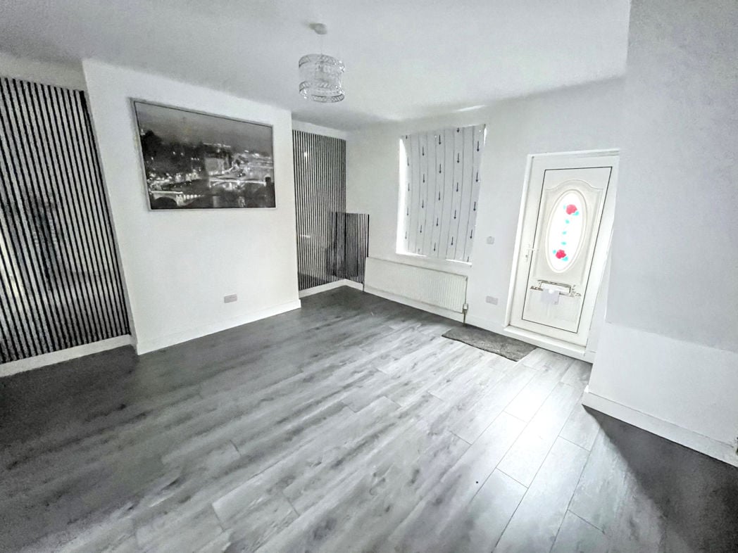Property image 3 of 12