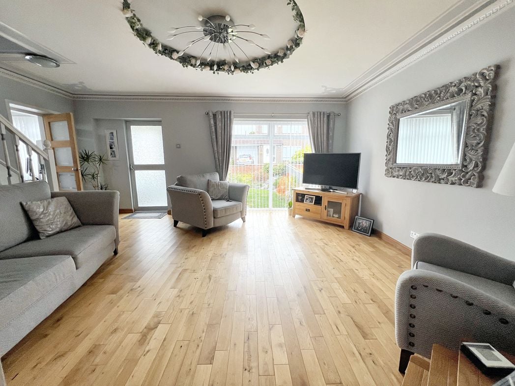 Property image 3 of 18