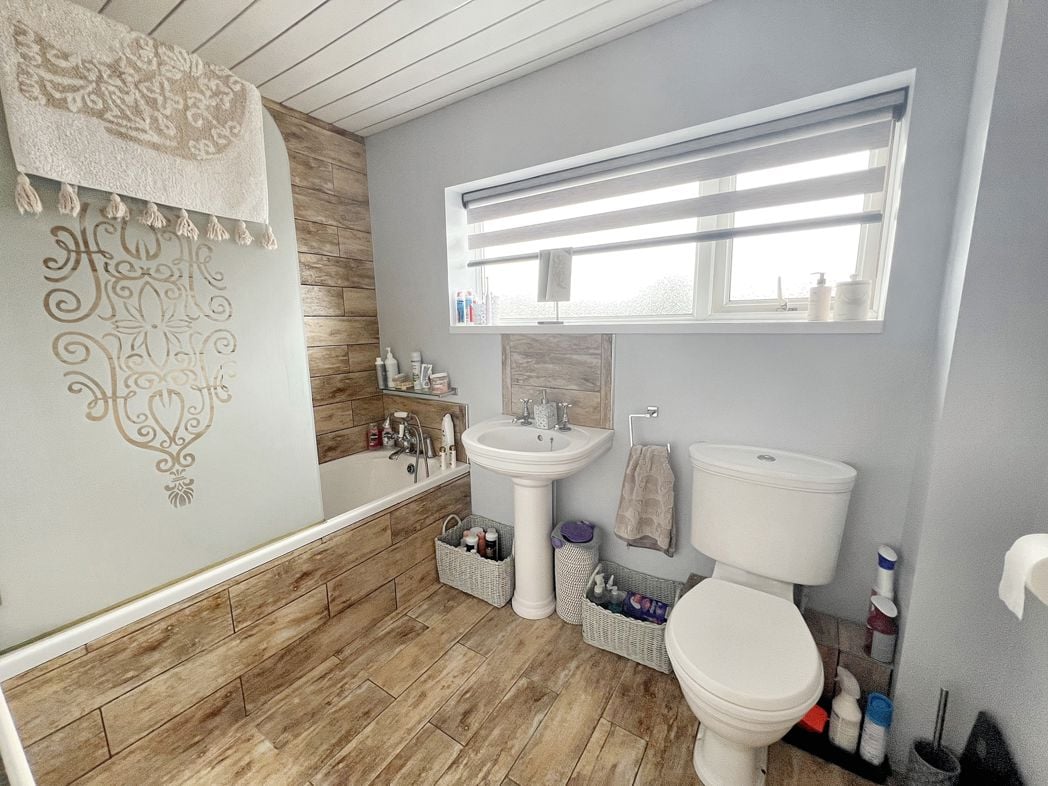 Property image 12 of 18