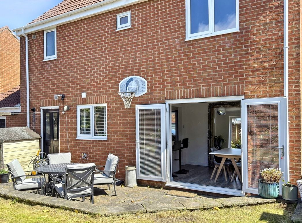 Property image 33 of 37