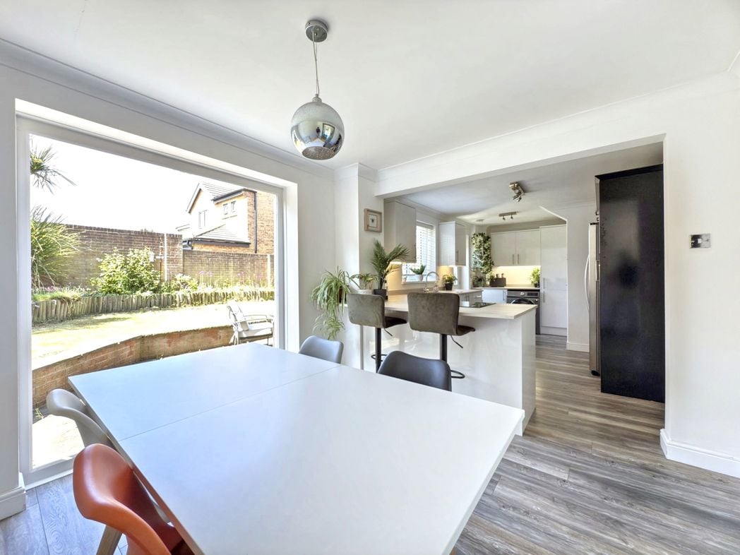 Property image 14 of 37