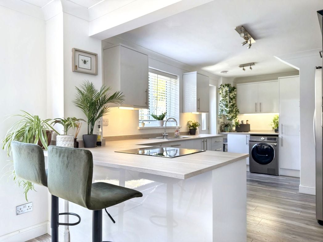 Property image 12 of 37