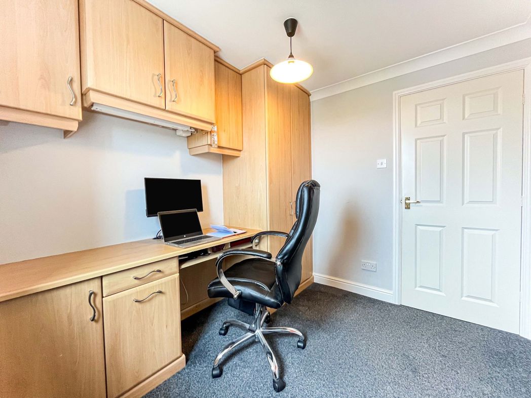 Property image 25 of 37