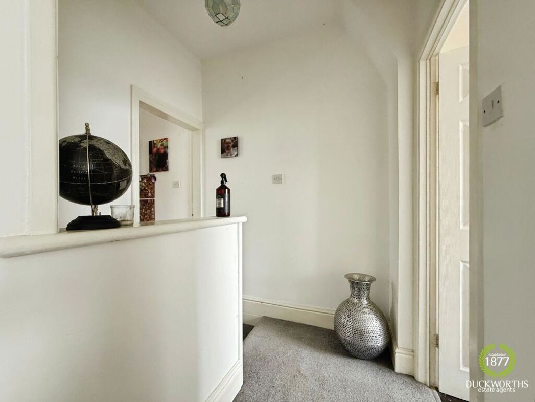 Property image 8 of 16