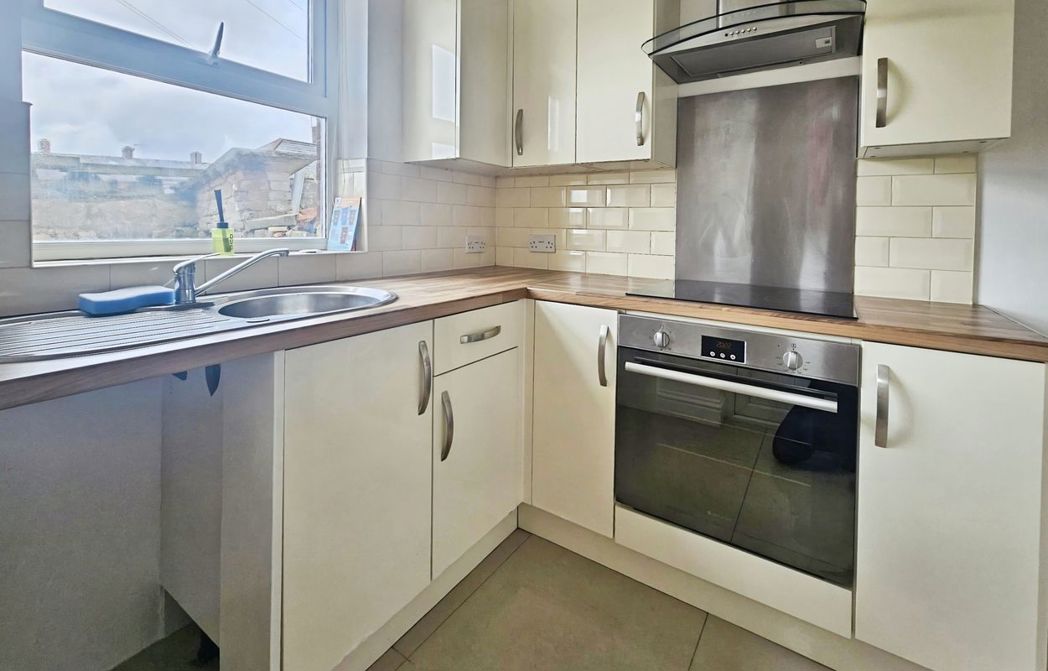 Property image 2 of 10