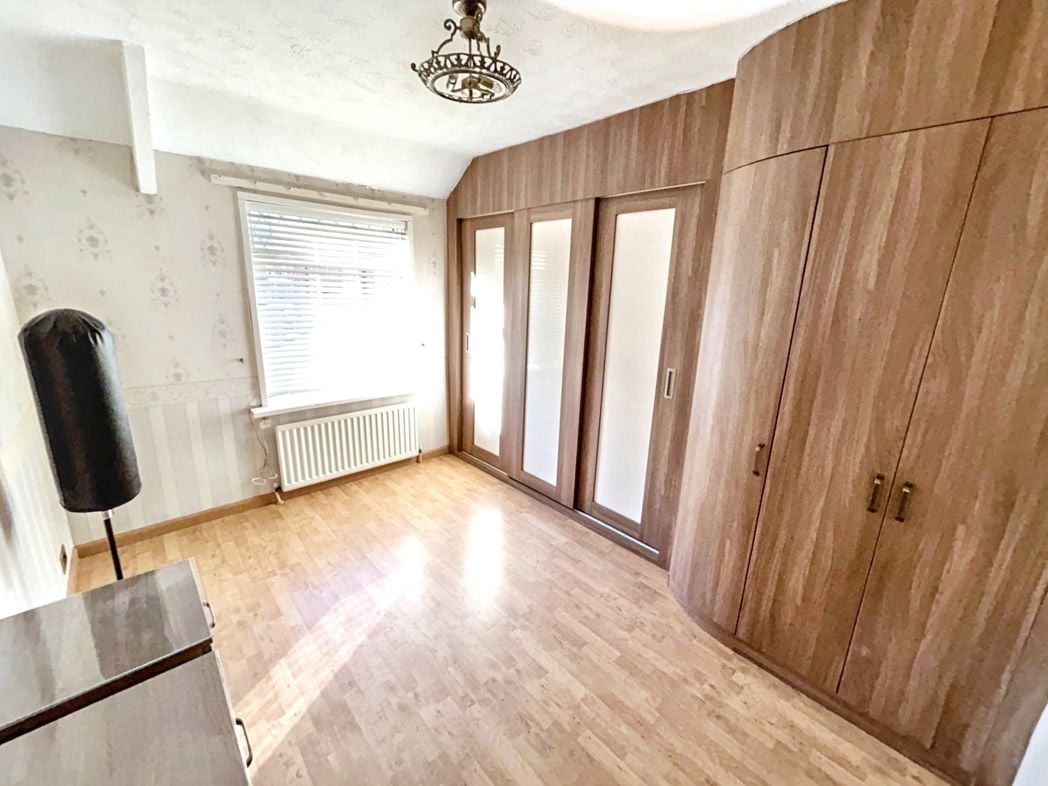 Property image 11 of 15