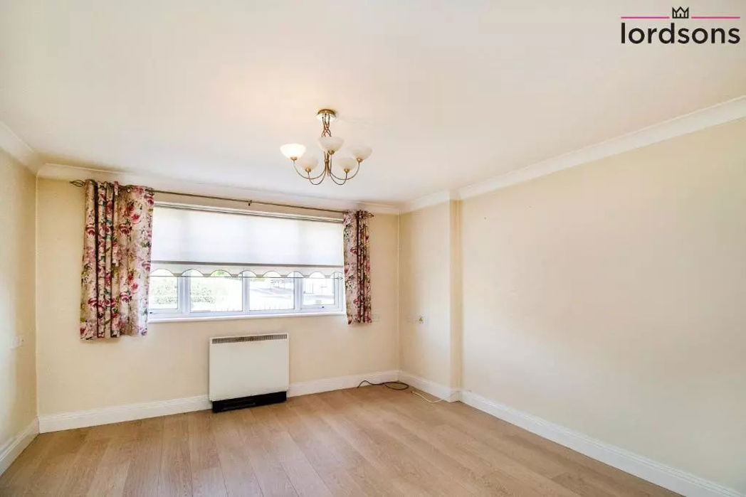 Property image 6 of 19