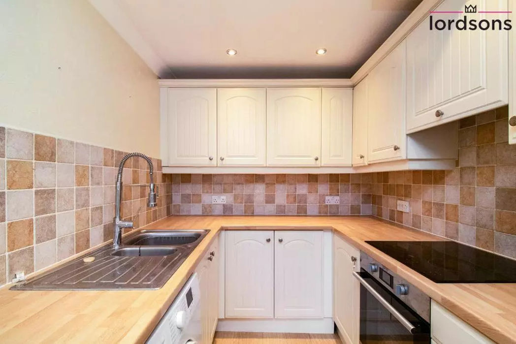 Property image 3 of 19