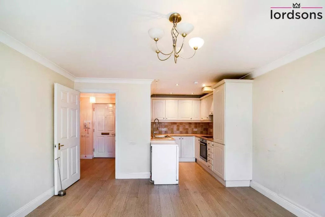 Property image 5 of 19